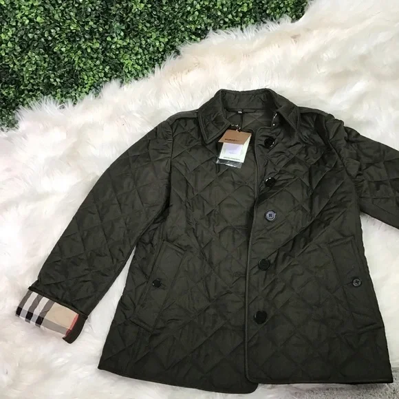 Burberry quilted jacket nwt